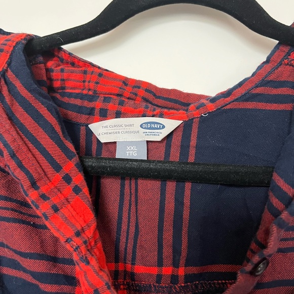 Old Navy Classic Shirt Red Women’s Button Down - Picture 4 of 4